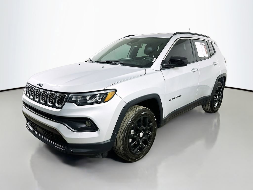 Used 2024 Jeep Compass Latitude video 3