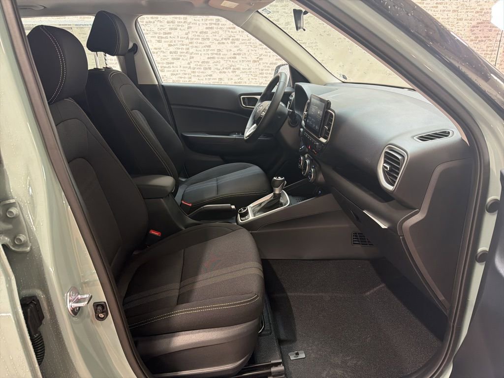 Used 2026 Hyundai Venue SEL FWD image 11