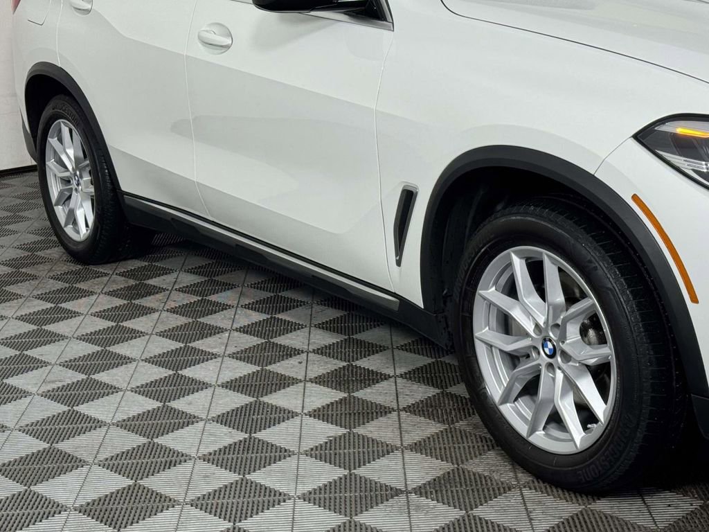 Used 2023 BMW X5 xDrive40i image 12