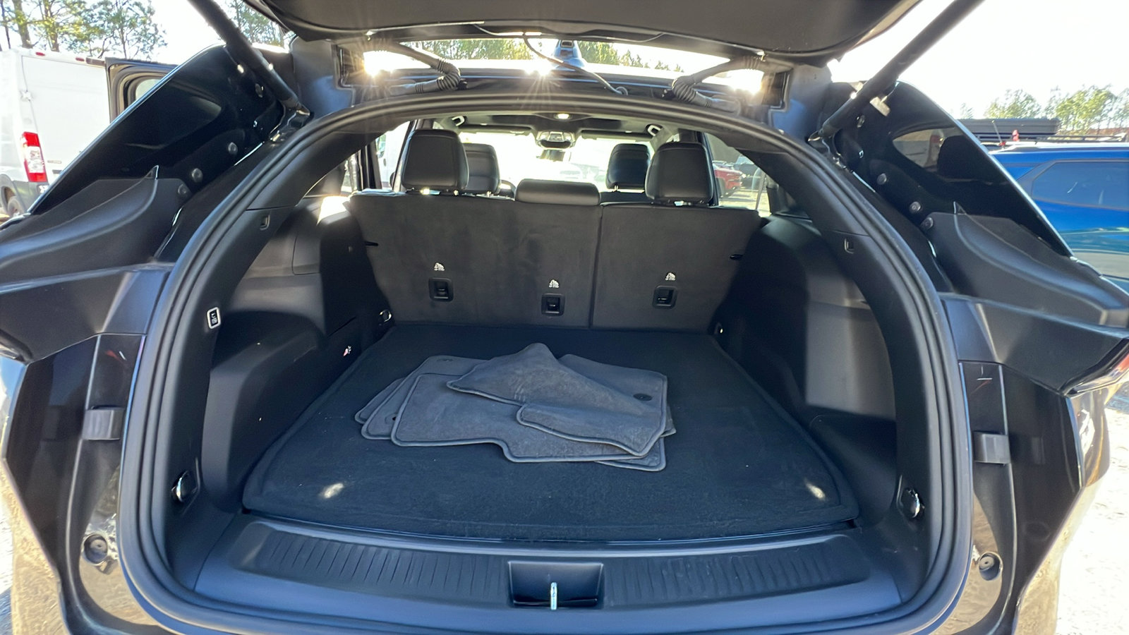 Used 2024 Jeep Wagoneer Launch Edition image 13