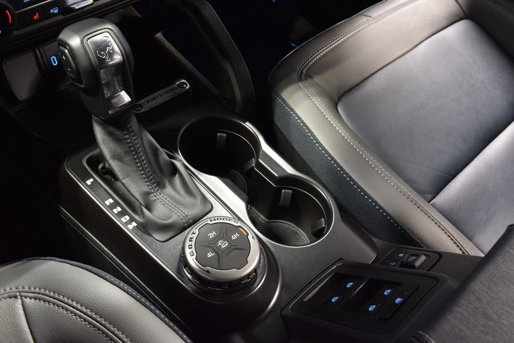 Used 2024 Ford Bronco Outer Banks image 25