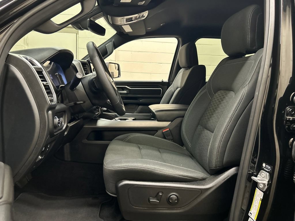 Used 2025 RAM 1500 Big Horn AWD/4WD image 7