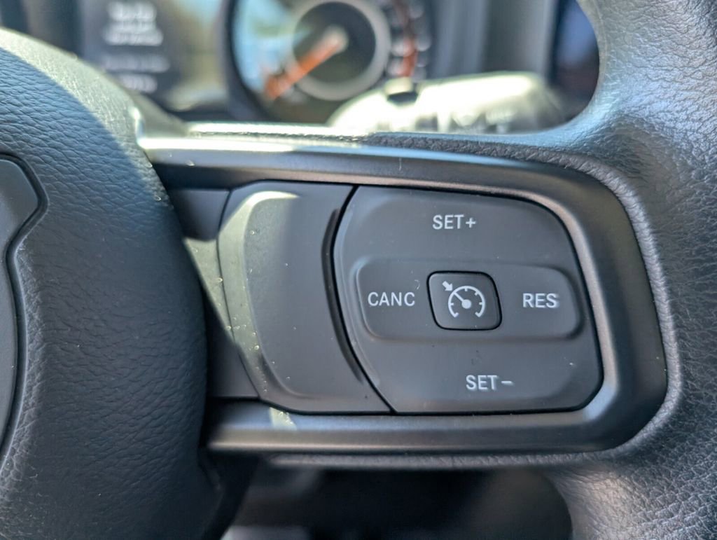 Used 2025 Jeep Wrangler Sport image 22