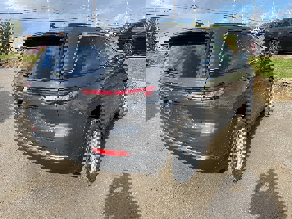 New 2025 Jeep Grand Cherokee Laredo X image 7