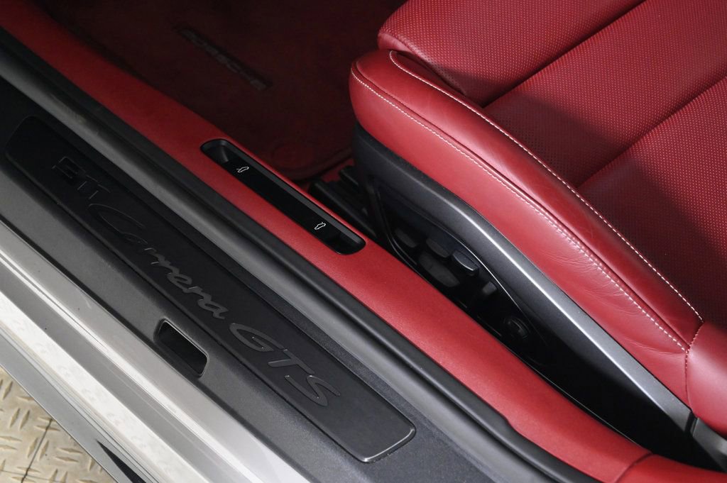 Certified 2024 Porsche 911 Carrera GTS image 21