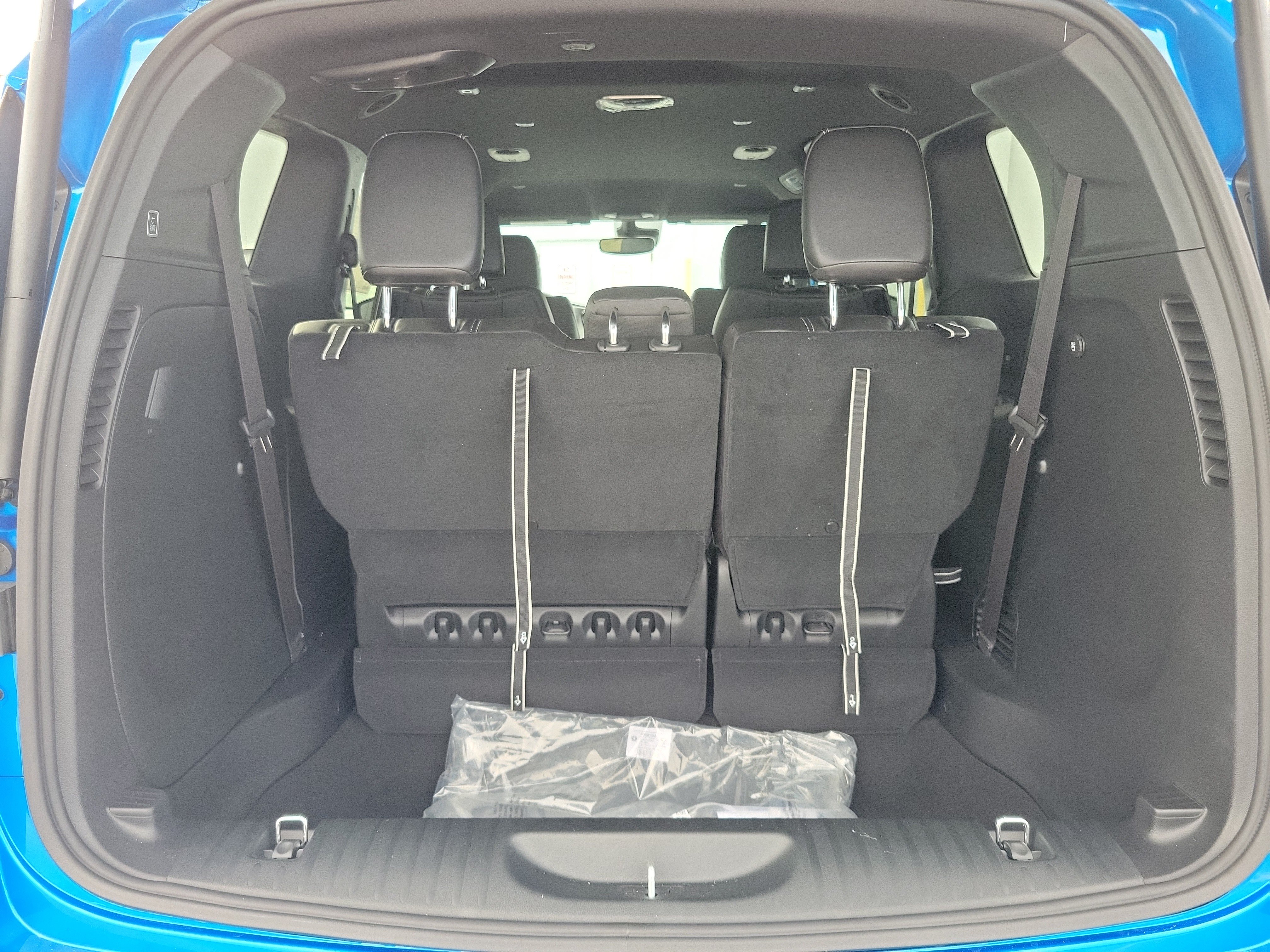 New 2027 Chrysler Pacifica Select FWD image 7
