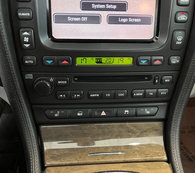 Used 2005 Jaguar S-TYPE R image 19