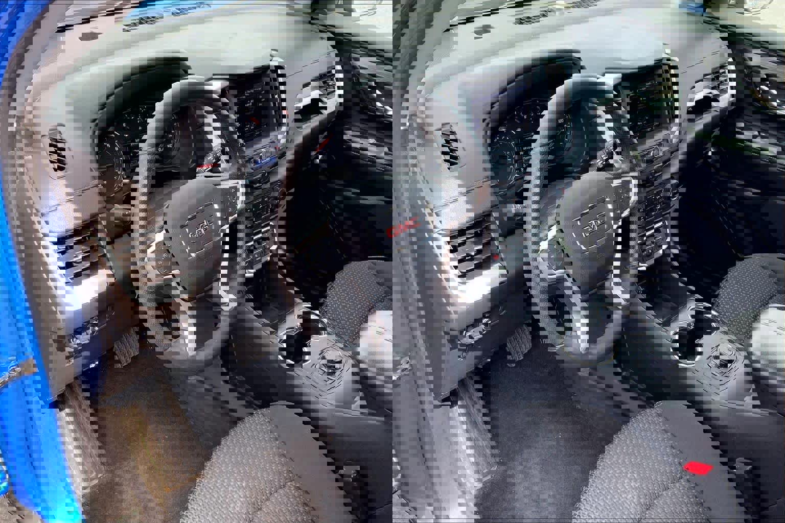 Used 2024 GMC Terrain SLE w/ Elevation Edition image 18