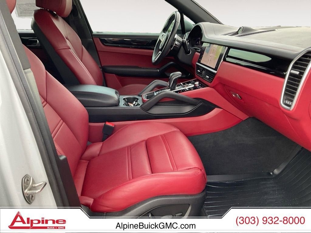 Used 2022 Porsche Cayenne AWD/4WD image 15