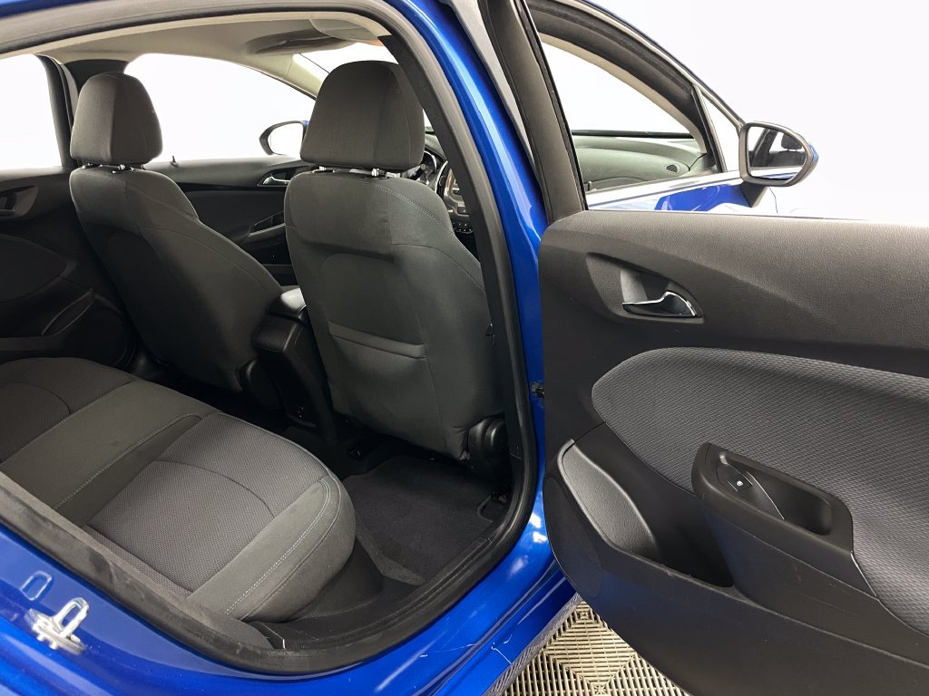 Used 2018 Chevrolet Cruze LT w/ Convenience Package FWD image 36
