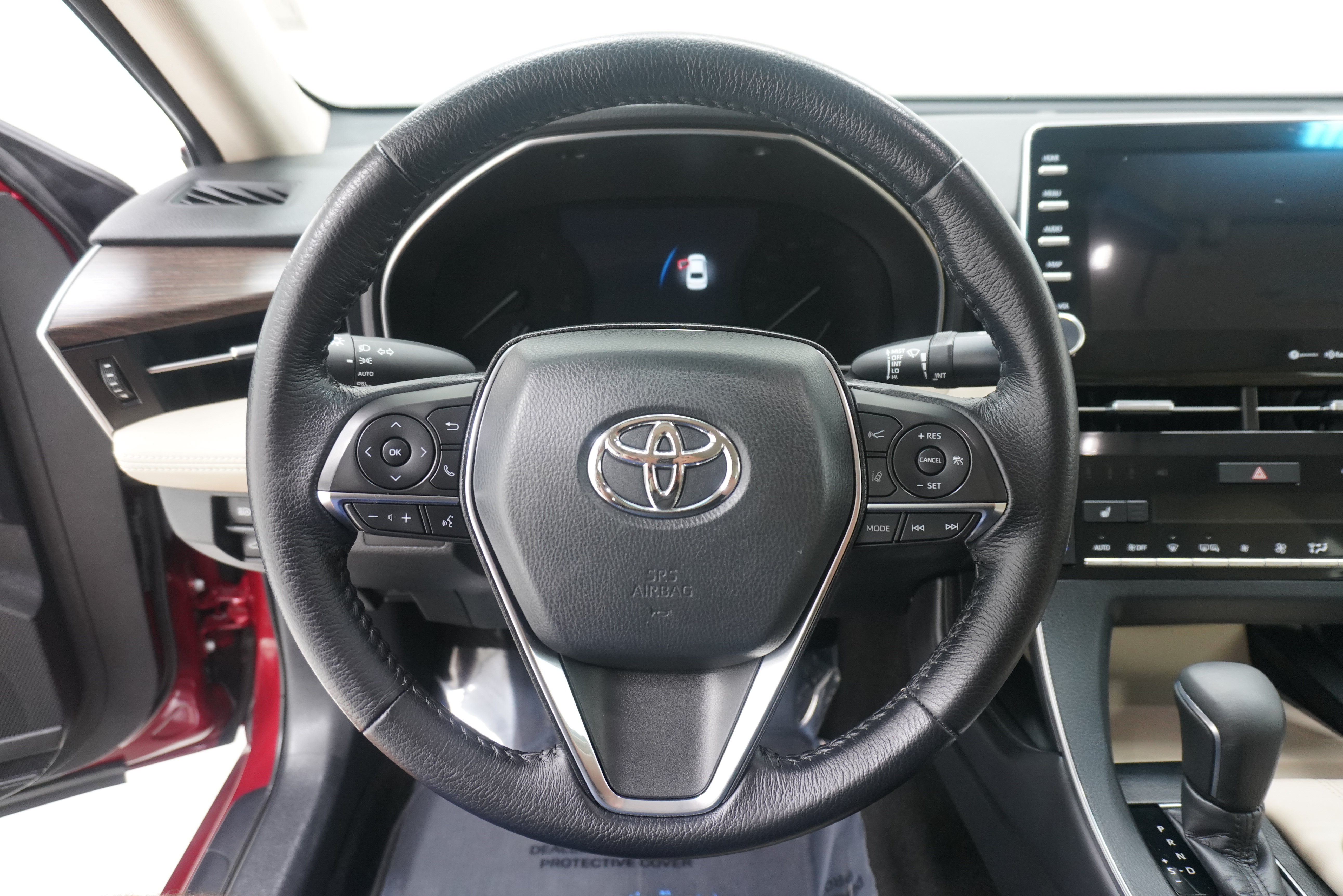 Used 2019 Toyota Avalon XLE w/ Moonroof Package FWD image 16