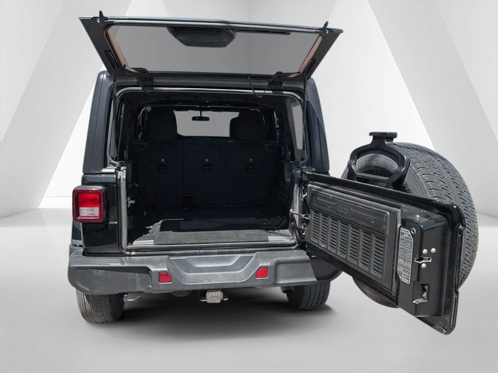 Used 2021 Jeep Wrangler Unlimited Sahara AWD/4WD image 32