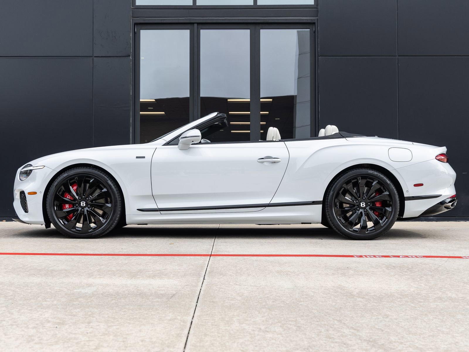Used 2025 Bentley Continental GTC AWD/4WD image 10