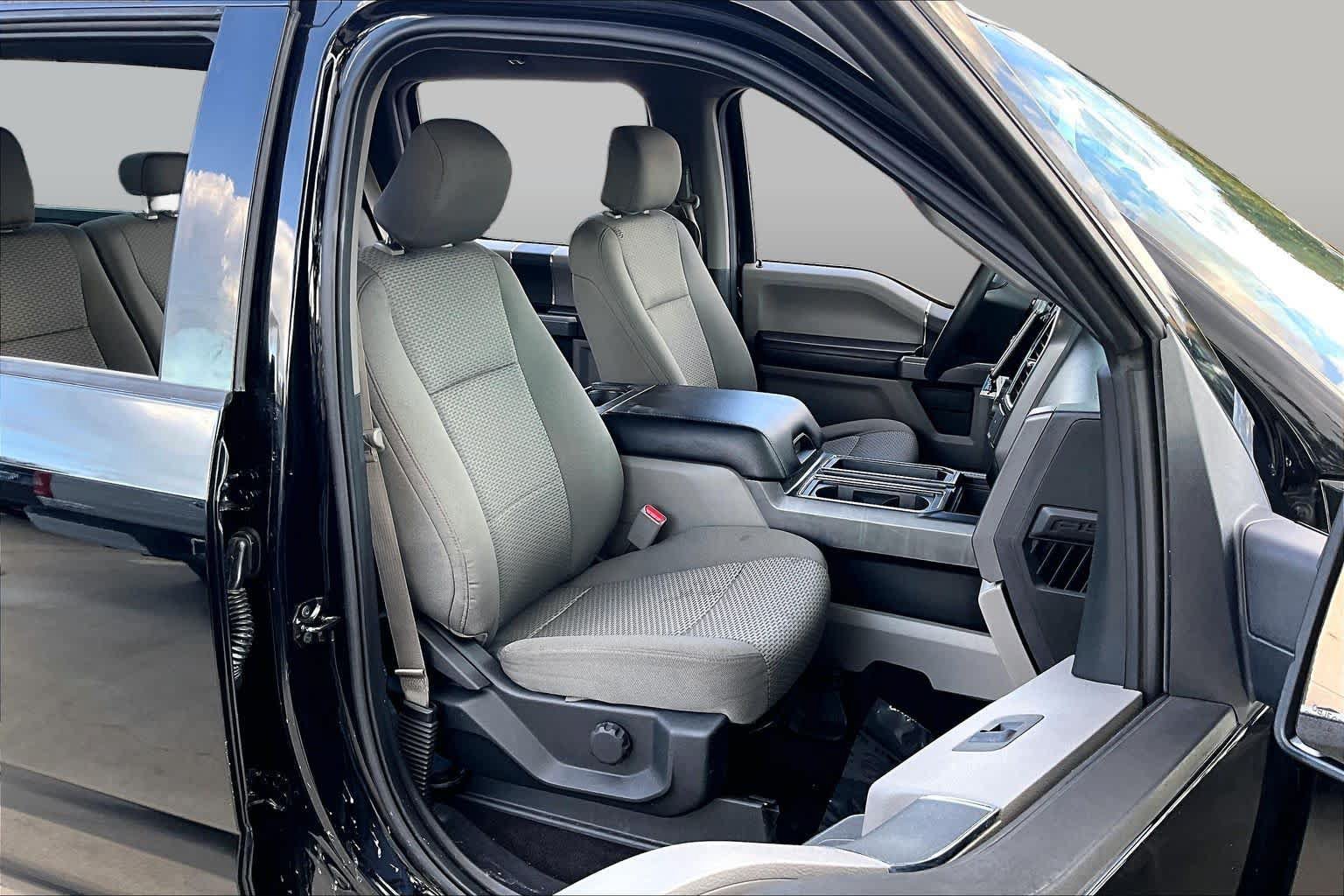 Used 2016 Ford F150 XLT RWD image 9