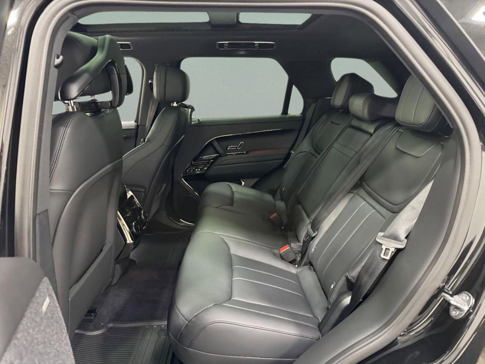 New 2026 Land Rover Range Rover Sport SE image 9