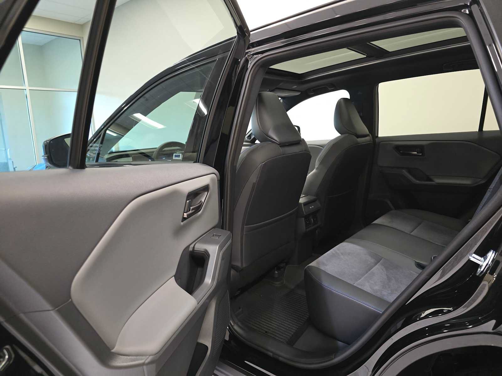 Used 2026 Toyota RAV4 XSE w/ Panoramic Sun Roof Package AWD/4WD image 24