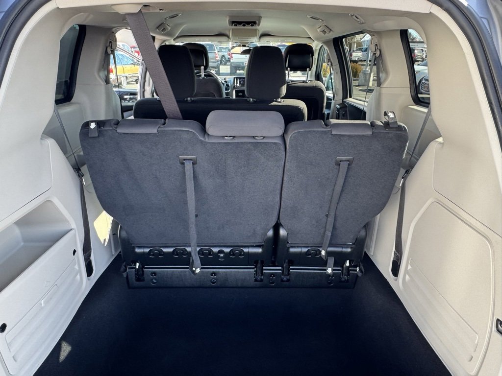Used 2018 Dodge Grand Caravan SE w/ UConnect Hands-Free Group image 24