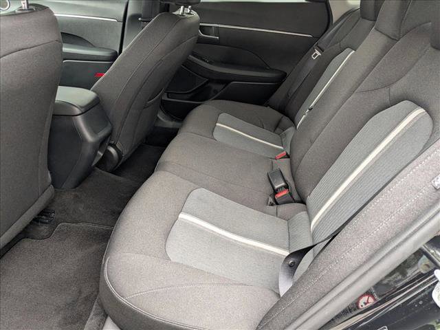 Used 2022 Hyundai Sonata SE w/ Preferred Accessory Package image 17