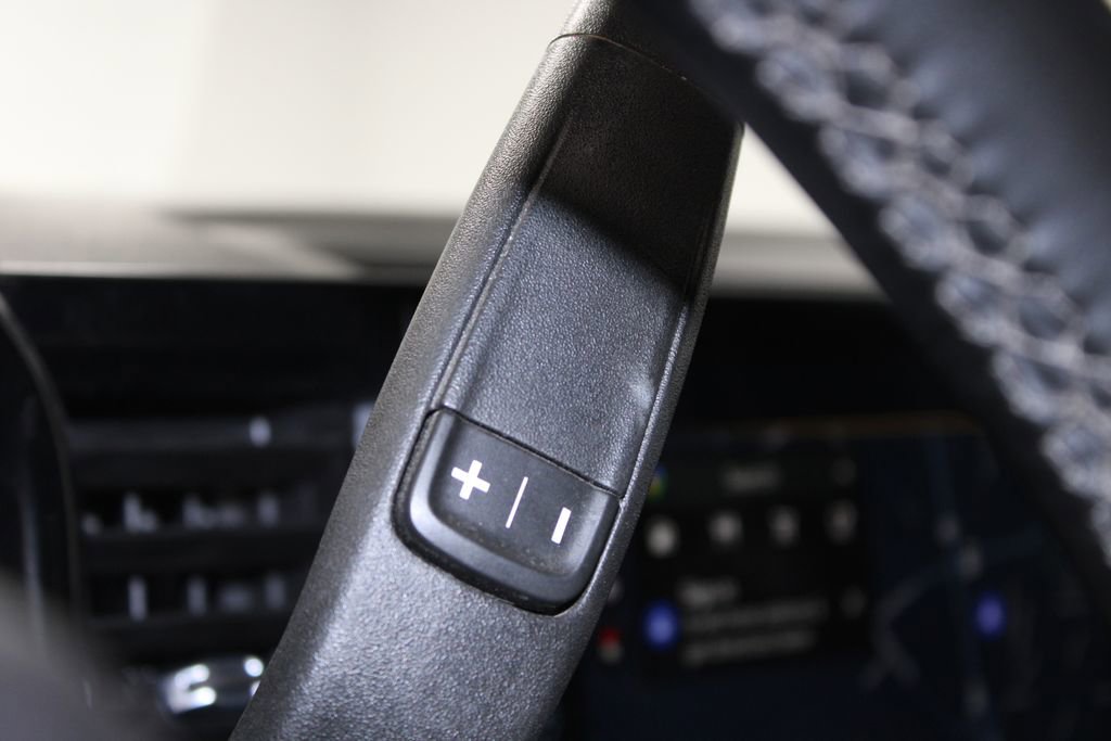 Used 2024 Chevrolet Silverado 1500 LT image 24