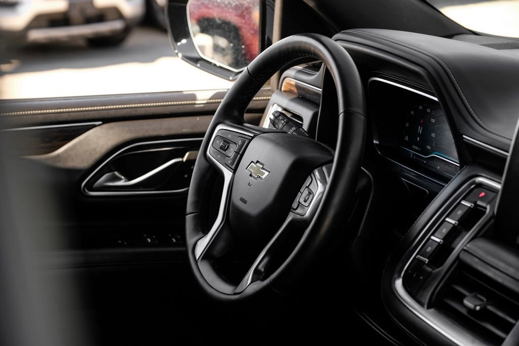 Used 2024 Chevrolet Suburban Premier image 8