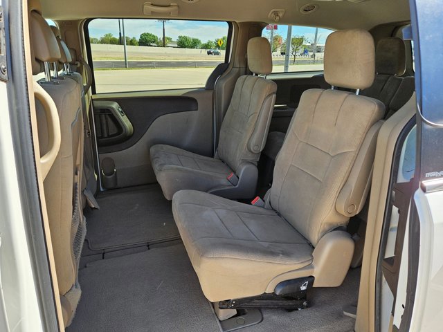 Used 2012 Chrysler Town & Country Touring image 17