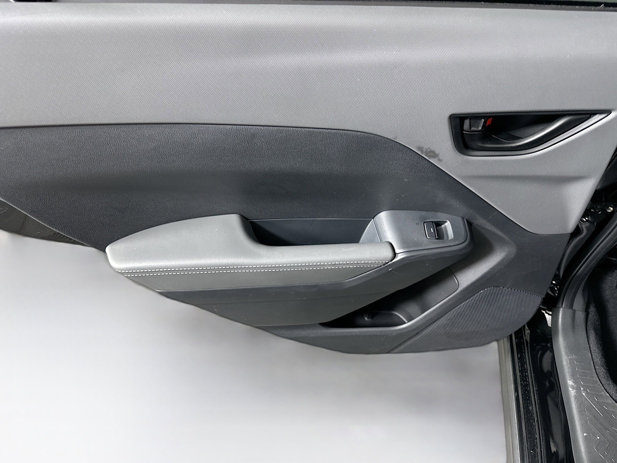 Used 2024 Subaru Crosstrek 2.0i Premium image 25