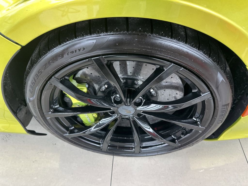 Used 2025 McLaren Artura Spider image 17