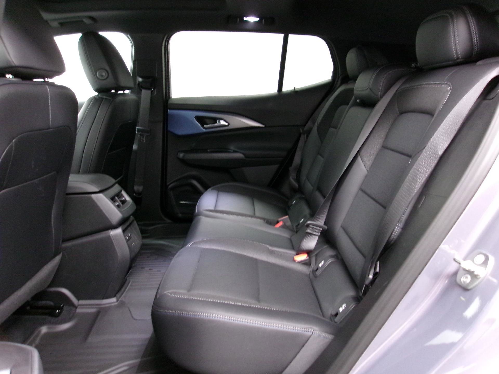 New 2026 Chevrolet Equinox EV LT w/ Convenience Package II image 11