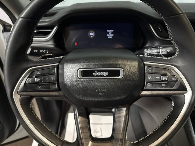 Used 2024 Jeep Grand Cherokee Limited AWD/4WD image 11