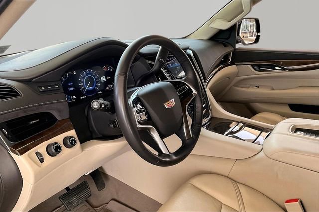 Used 2019 Cadillac Escalade ESV Luxury AWD/4WD image 12