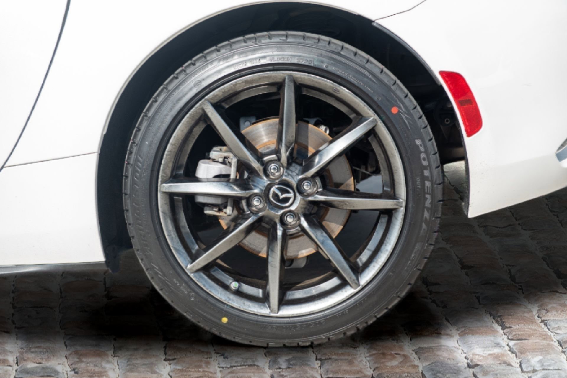 Used 2018 MAZDA MX-5 Miata RF Grand Touring image 27