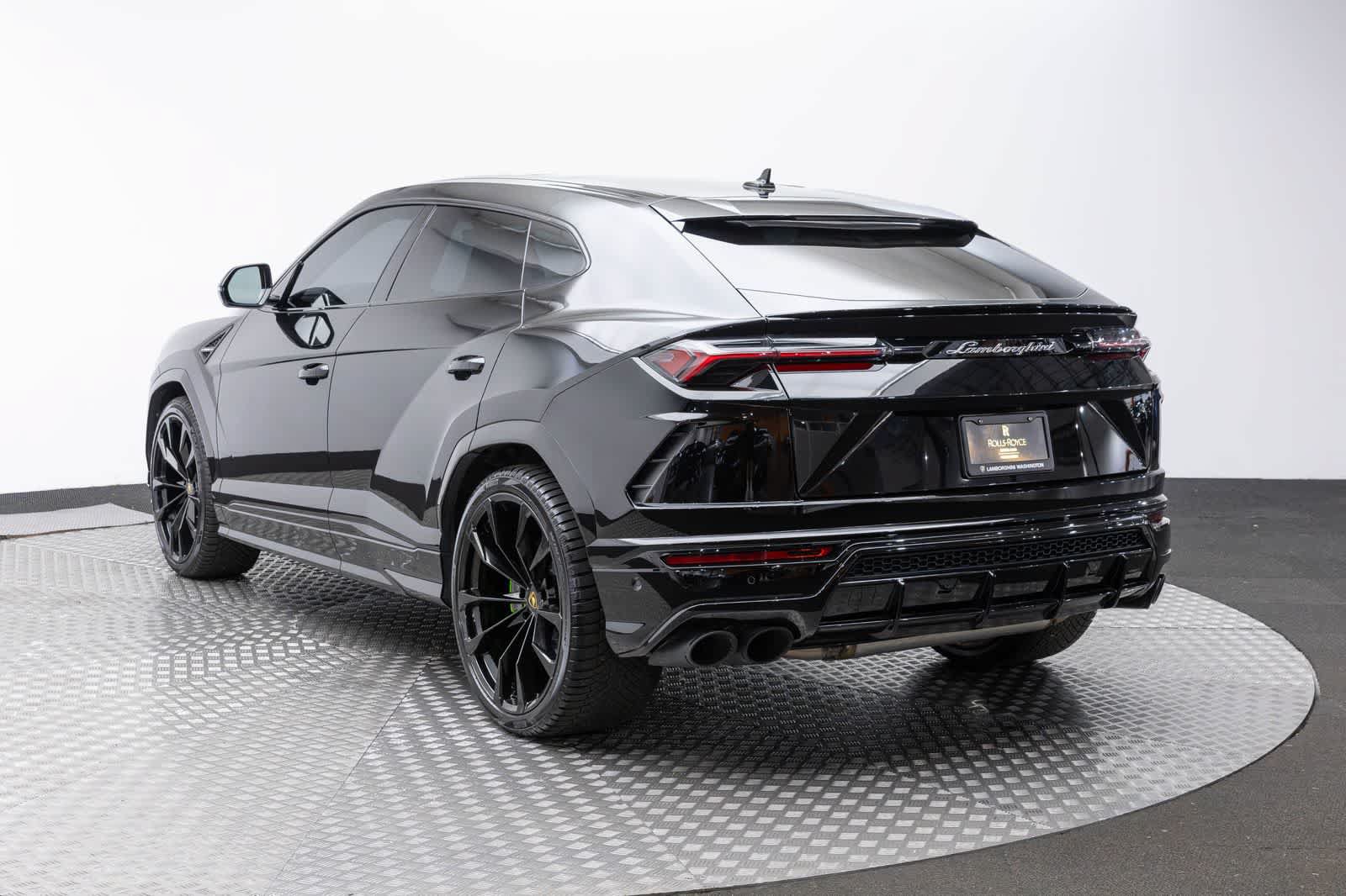 Used 2022 Lamborghini Urus AWD/4WD image 4