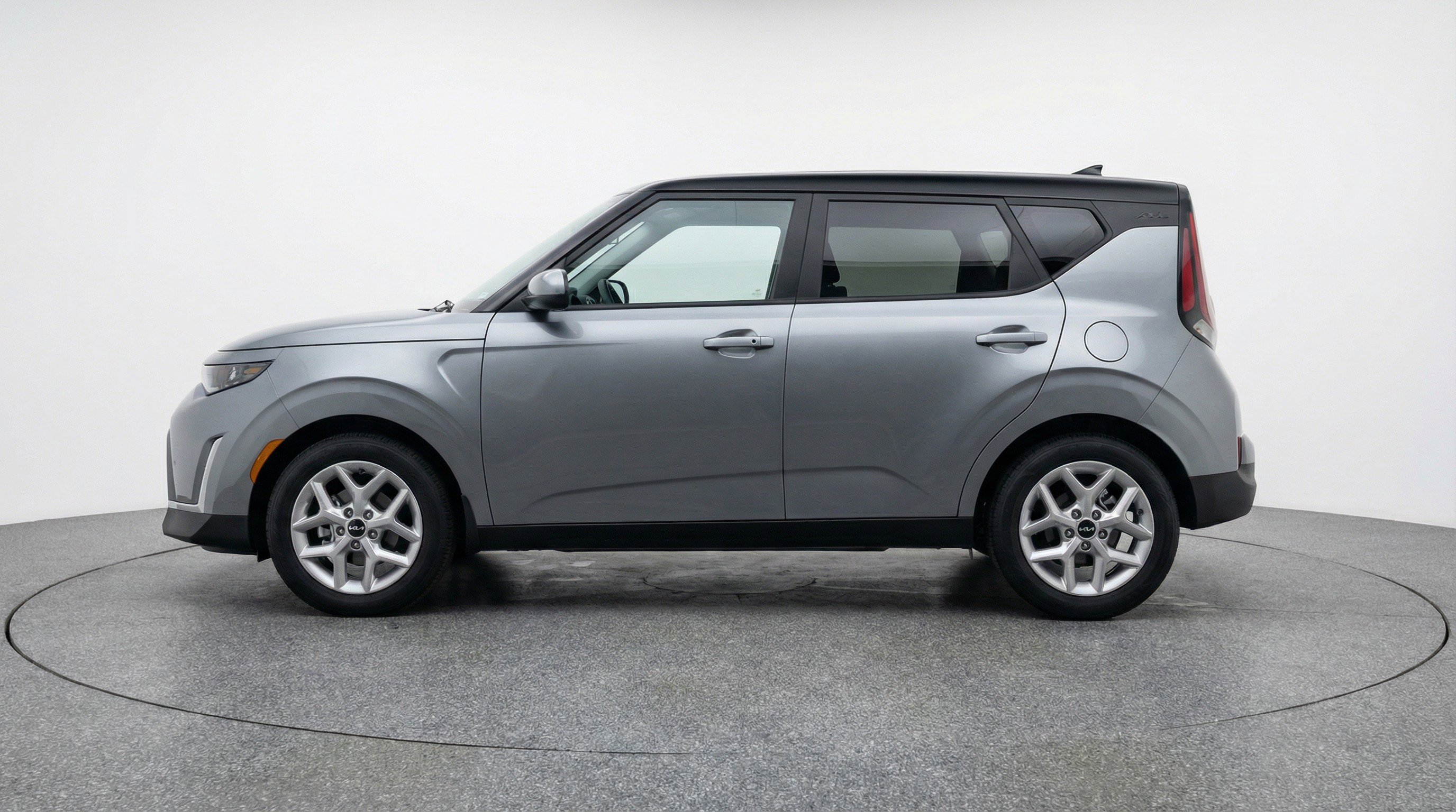 Used 2025 Kia Soul LX w/ LX Technology Package image 5