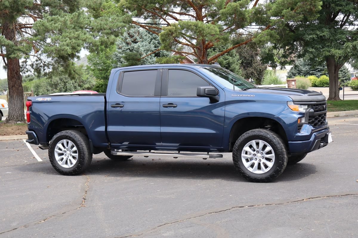 Used 2022 Chevrolet Silverado 1500 Custom AWD/4WD image 2