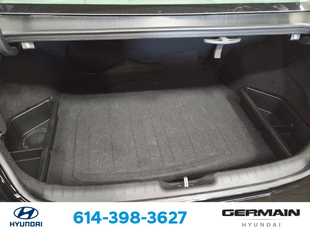 Used 2023 Hyundai Elantra SEL w/ Preferred Accessory Package FWD image 21