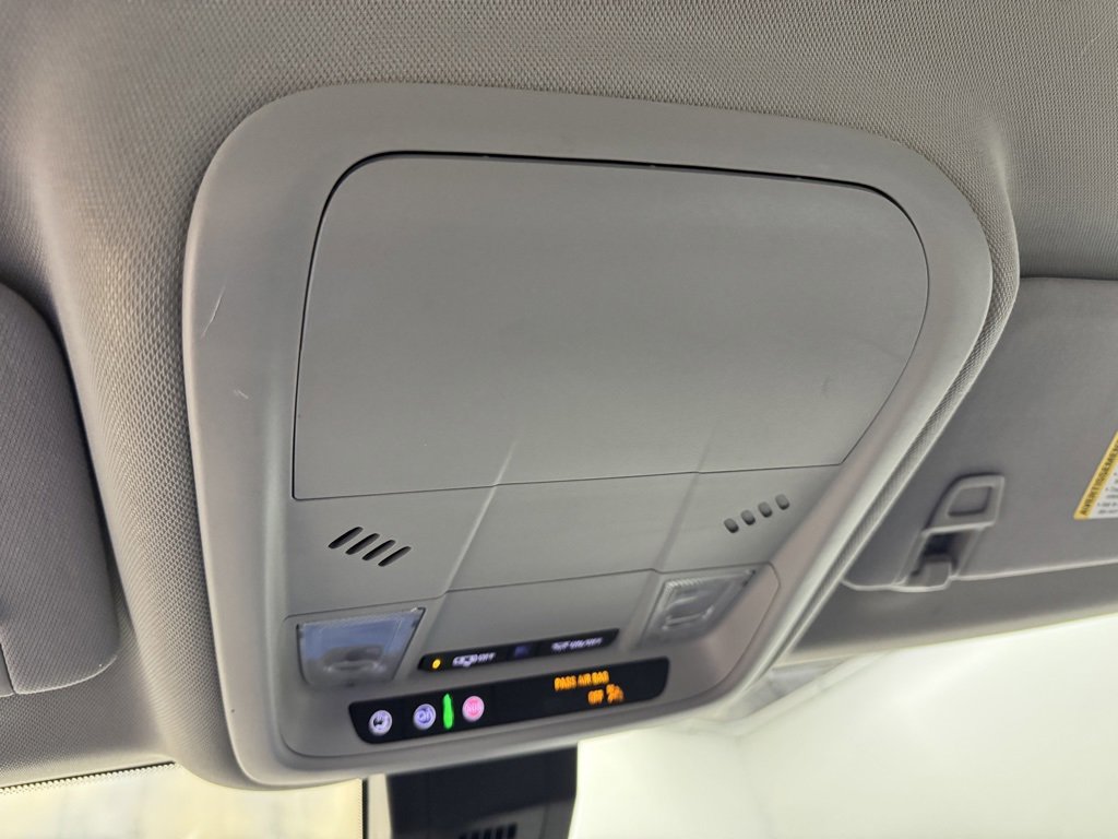 Used 2021 Chevrolet Equinox LS image 32