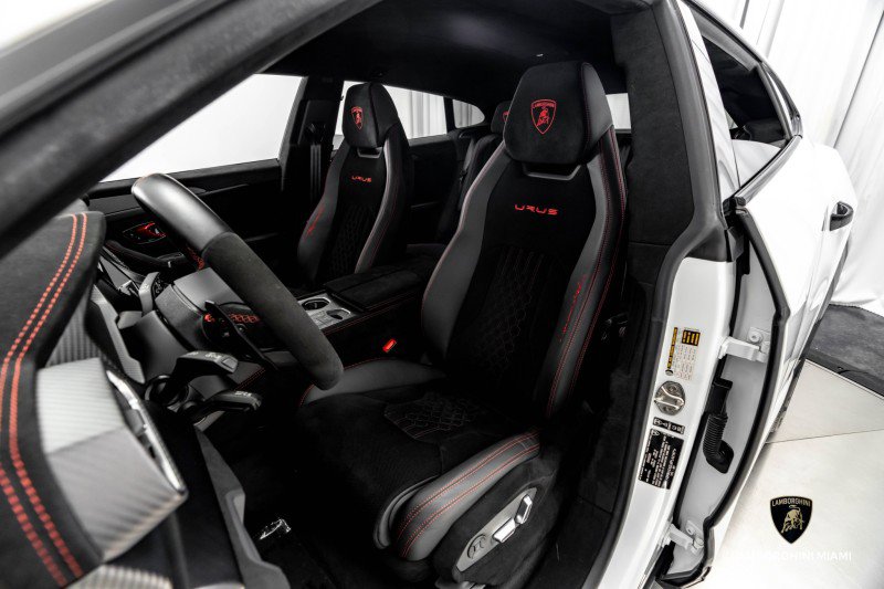 Used 2023 Lamborghini Urus Performante image 40