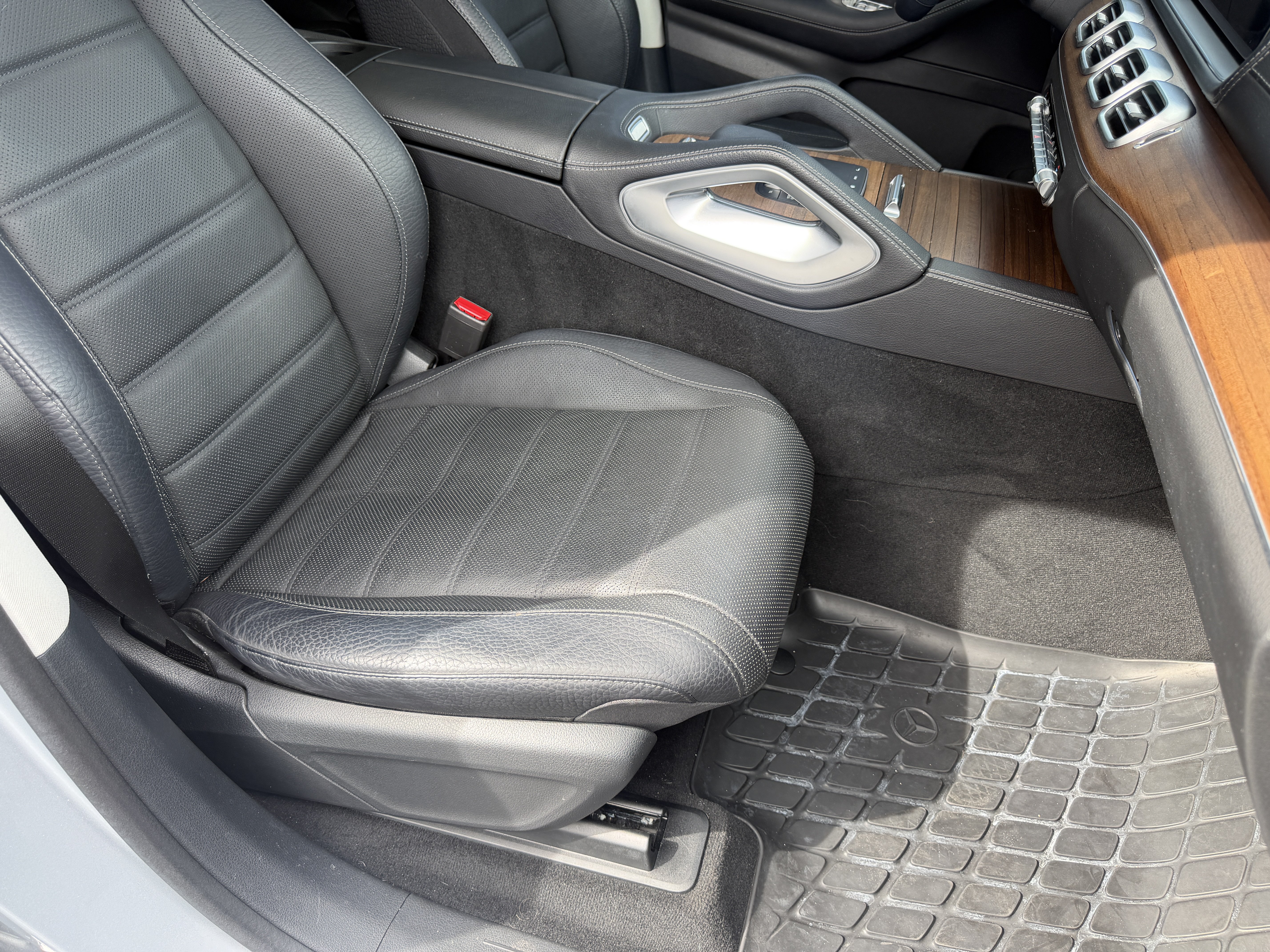 Used 2024 Mercedes-Benz GLS 580 4MATIC image 22
