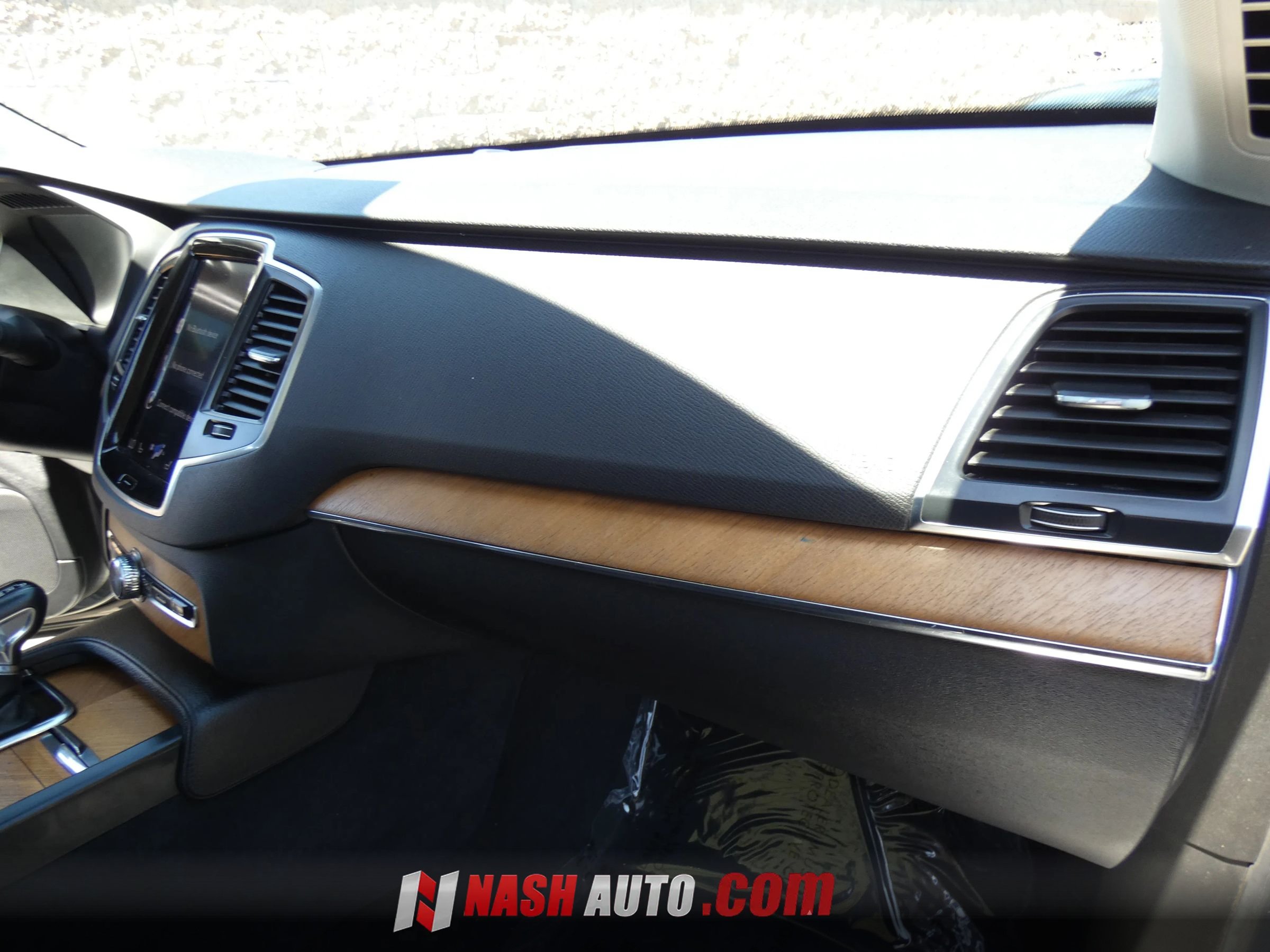 Used 2022 Volvo XC90 T5 Momentum w/ Climate Package AWD/4WD image 31