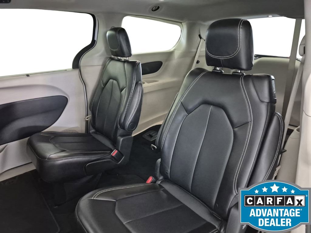 Used 2024 Chrysler Pacifica Touring-L image 31