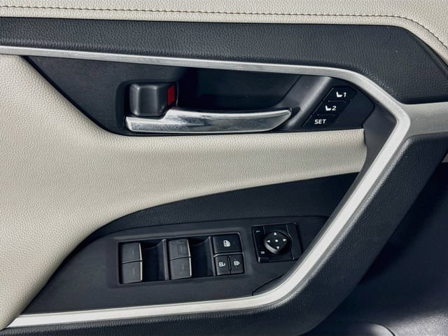 Certified 2022 Toyota RAV4 Limited w/ Limited Grade Weather Package AWD/4WD image 19