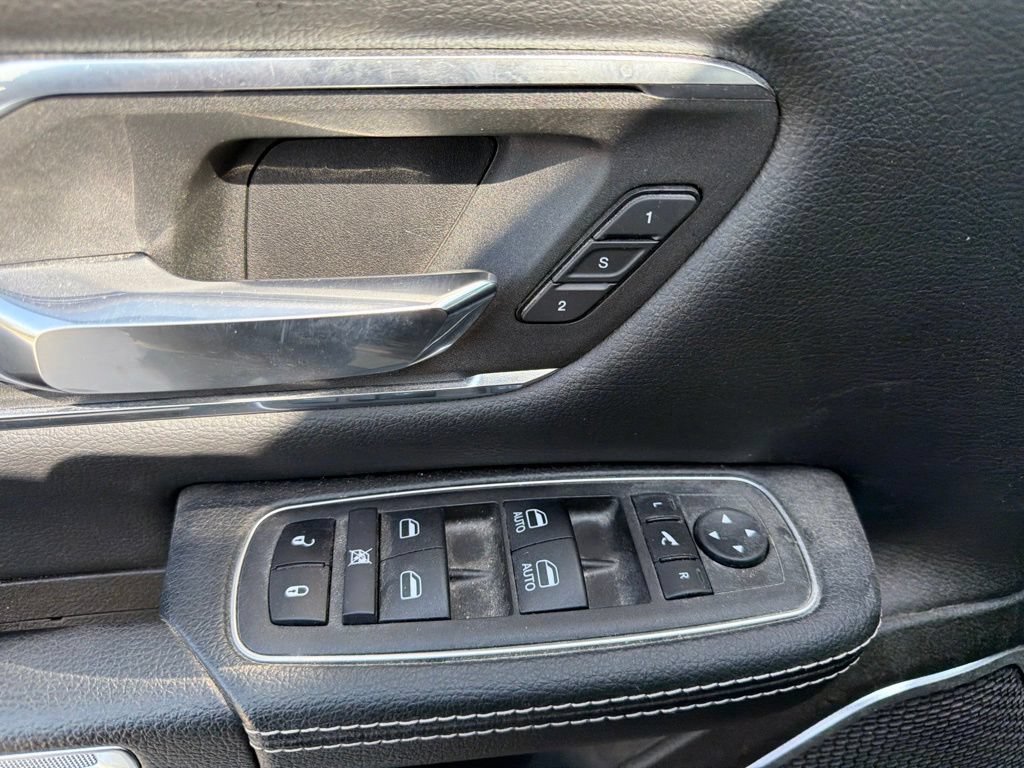 Used 2024 RAM 1500 Laramie AWD/4WD image 28