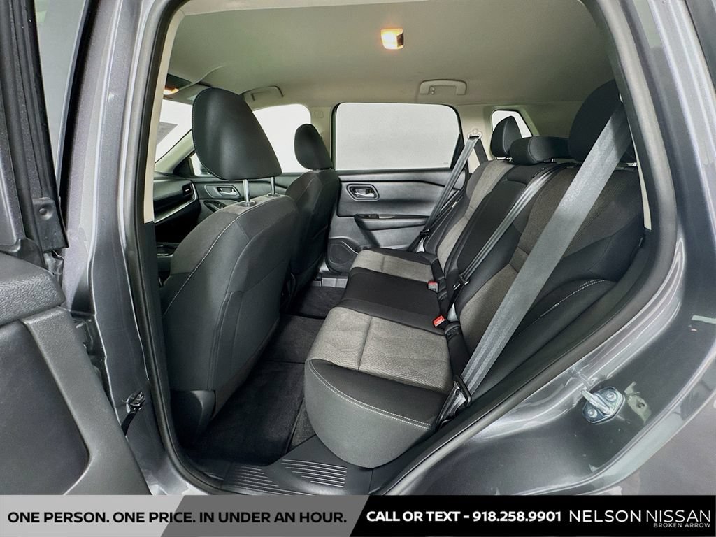 Certified 2025 Nissan Rogue SV FWD image 22