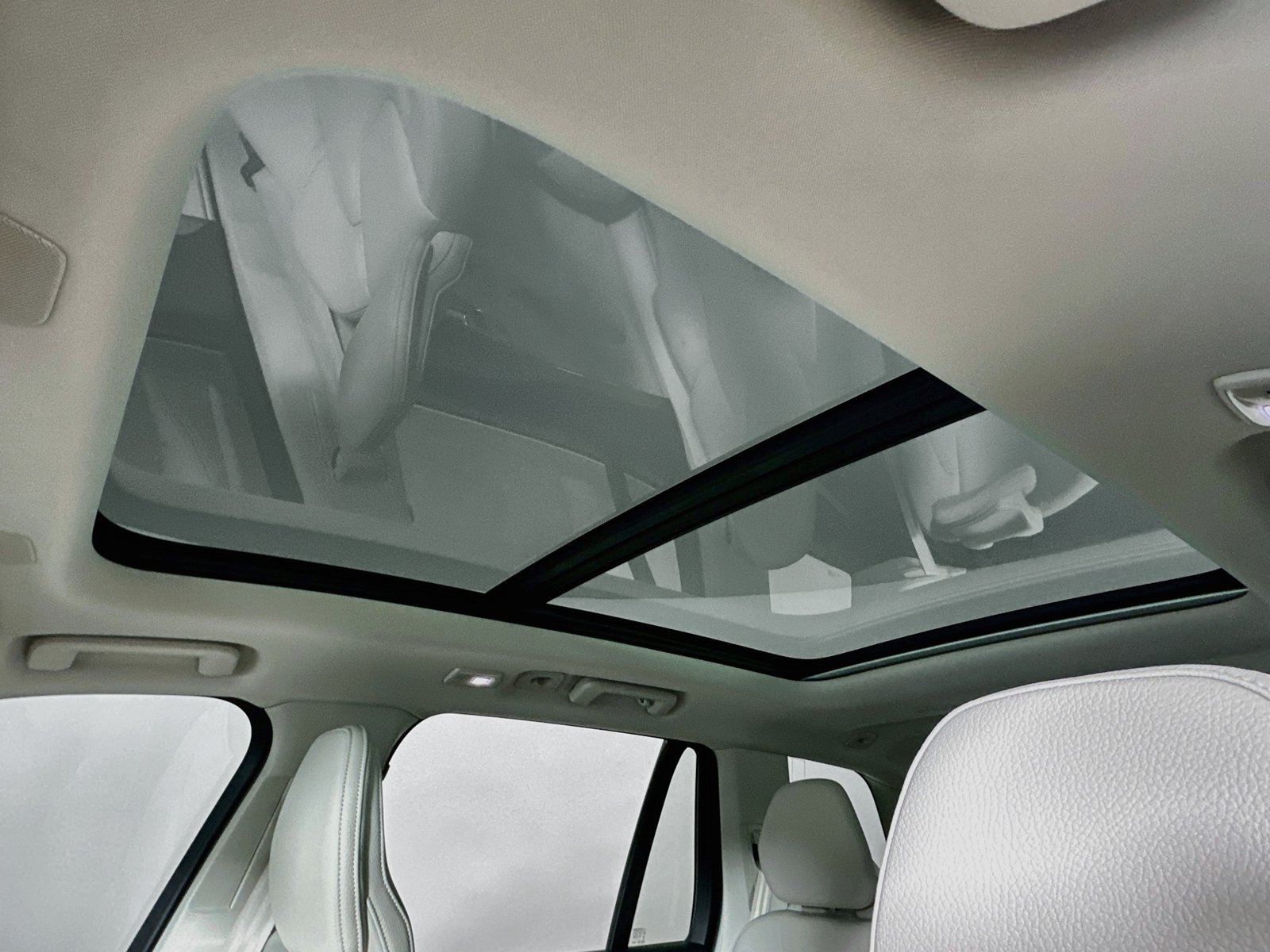 Certified 2024 Volvo XC90 B6 Plus AWD/4WD image 30