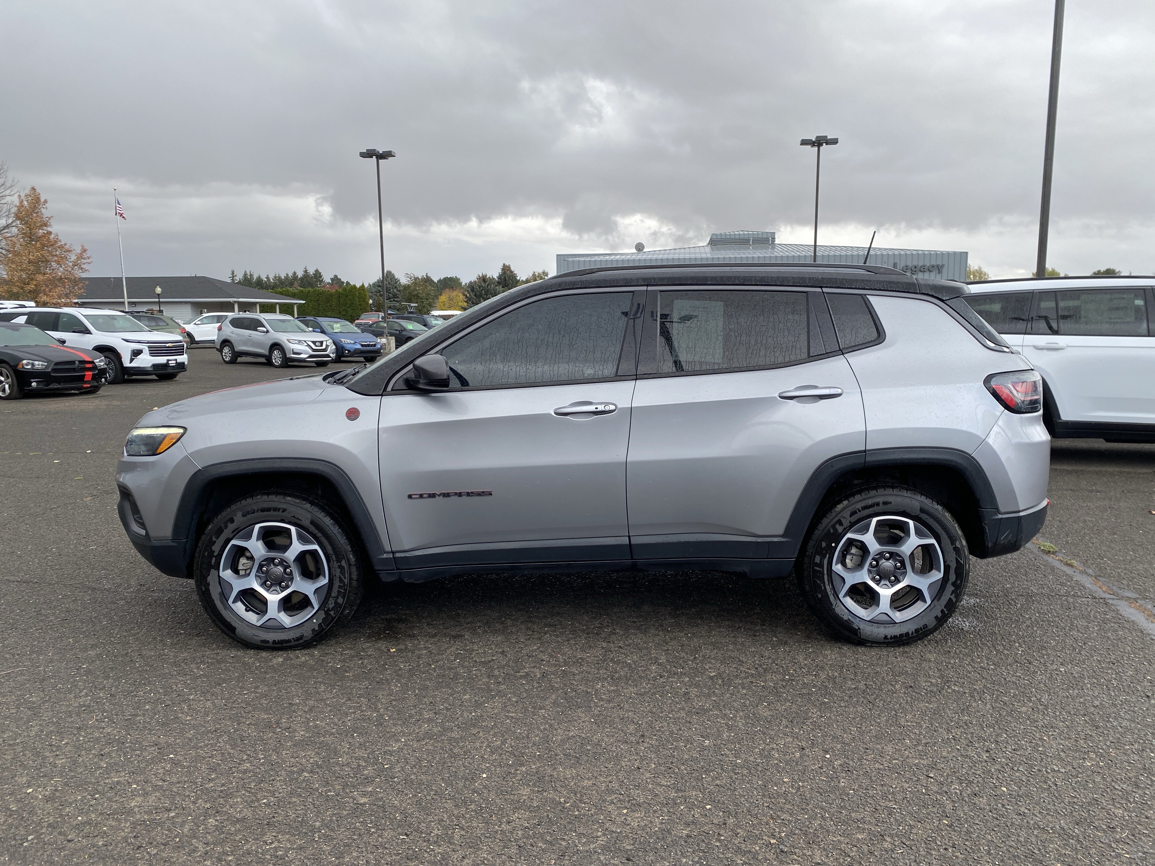 Used 2022 Jeep Compass Trailhawk w/ Trailhawk Elite Group AWD/4WD image 6