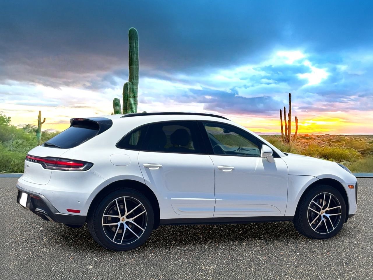 Used 2022 Porsche Macan AWD/4WD image 5