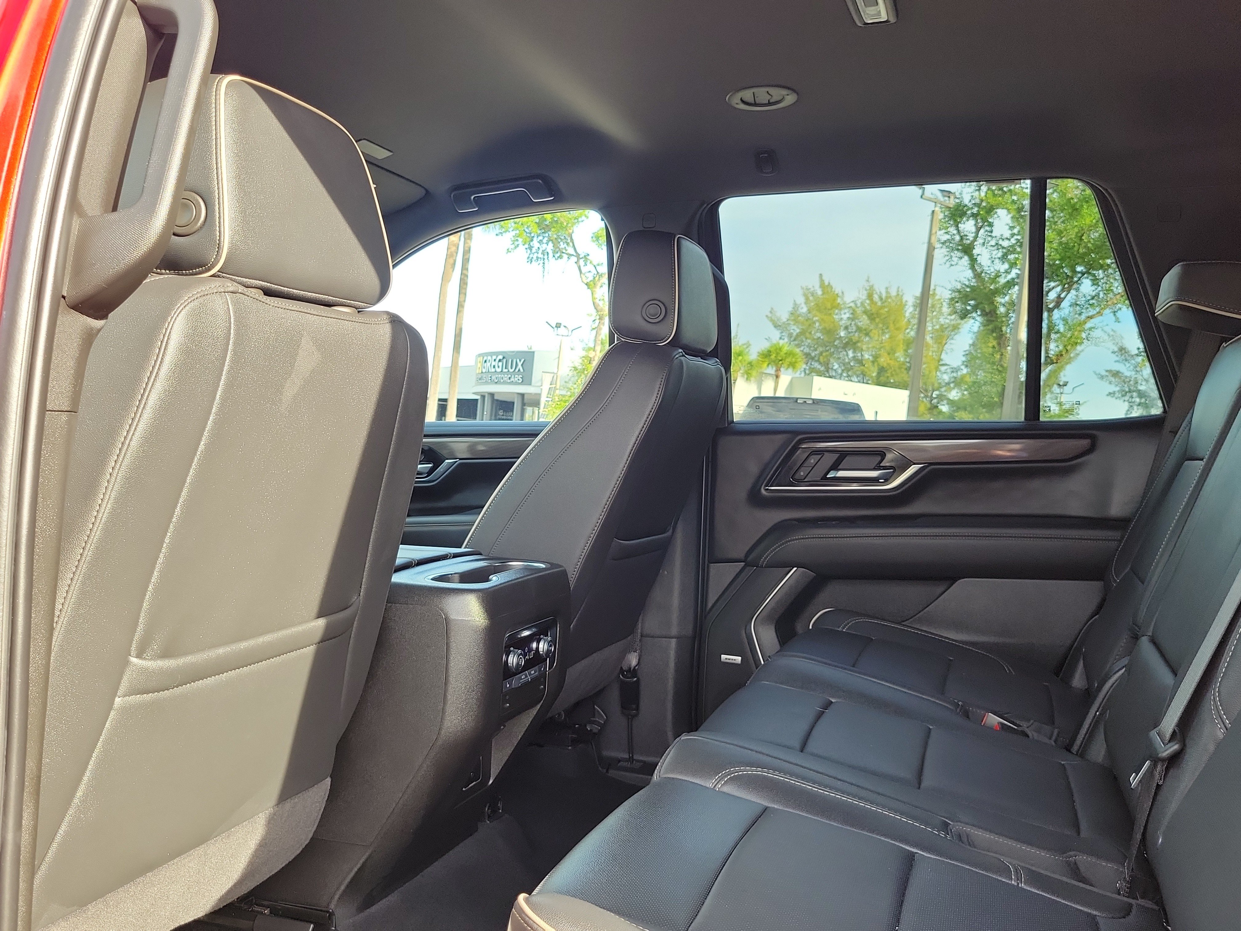 Used 2025 GMC Yukon Elevation RWD image 15