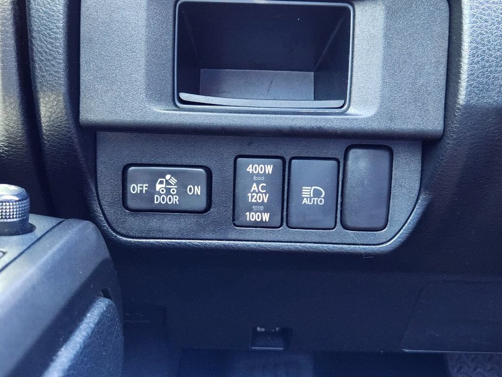 Used 2019 Toyota Tacoma TRD Sport AWD/4WD image 19