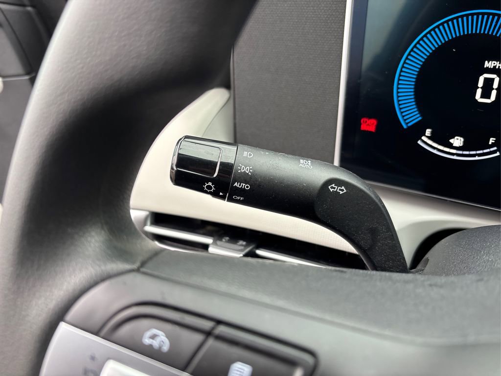 Certified 2025 Hyundai Tucson SE image 25