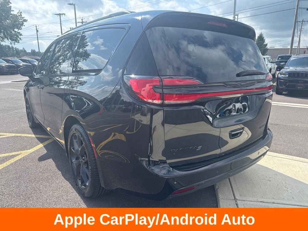 Used 2025 Chrysler Pacifica Limited FWD image 6